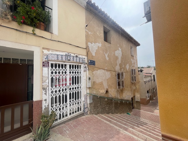 House for sale in Pliego